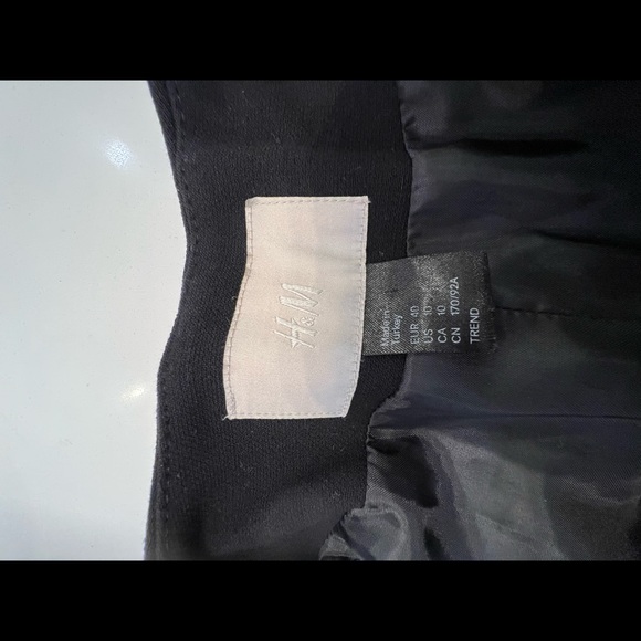 H&M cropped blazer with shoulder pads - Picture 2 of 3